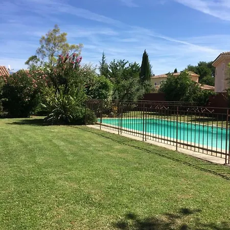 Les Bastidons D'angele Nyaraló *